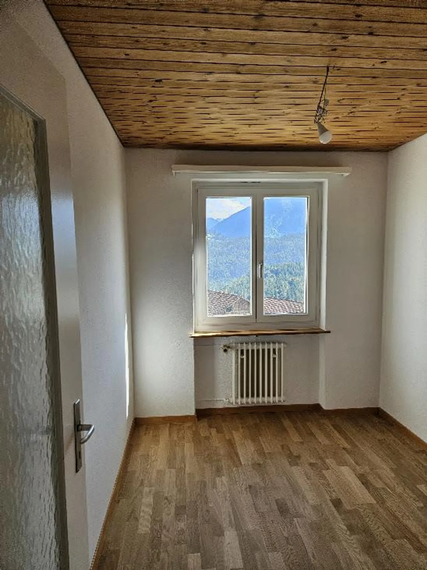 4 1/2 rooms, freshly renovated, central, quiet, beautiful view - Photo 5 of 9