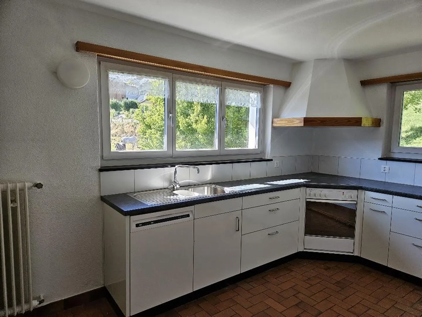 4 1/2 rooms, freshly renovated, central, quiet, beautiful view - Photo 6 of 9