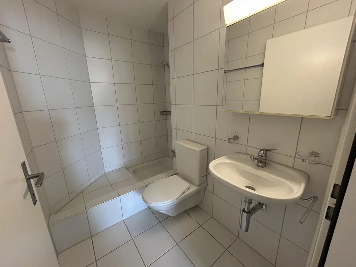 Ampio appartamento di 4,5 stanze in una posizione centrale - Foto 5 di 9