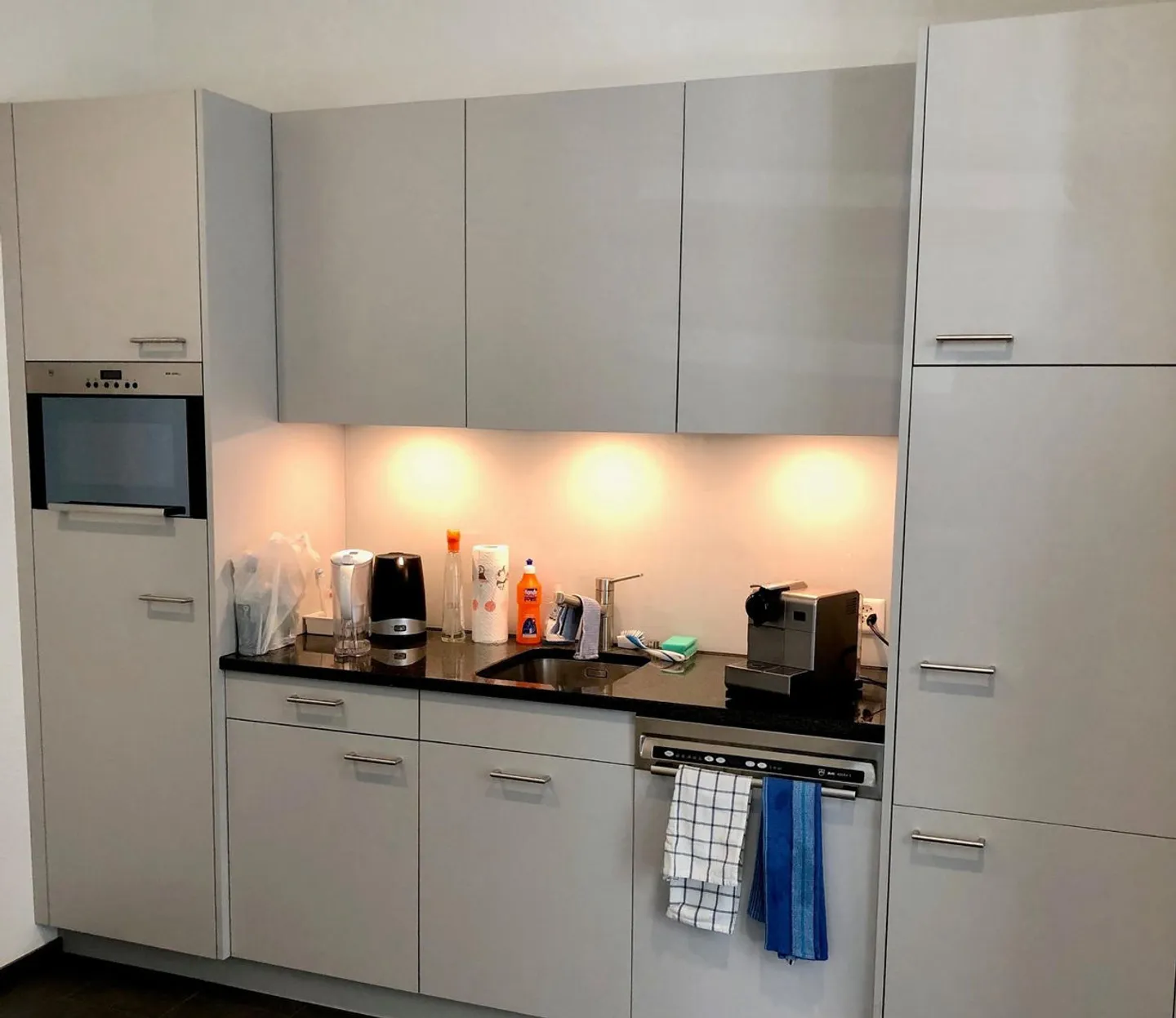 Office space for rent - Photo 1 of 5