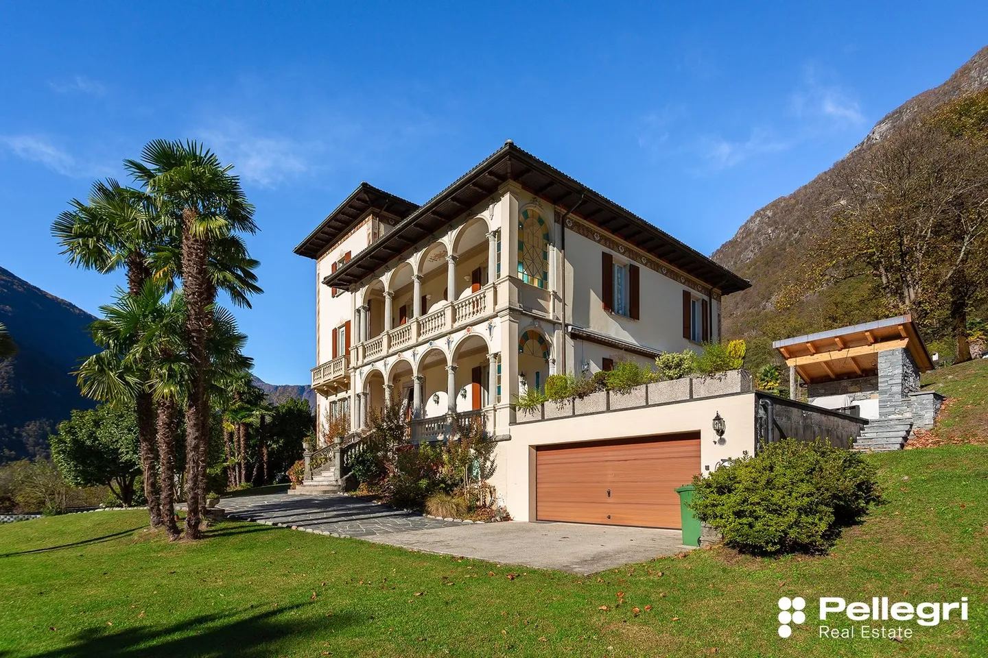 Bellissima villa in stile Liberty - Foto 2 di 18