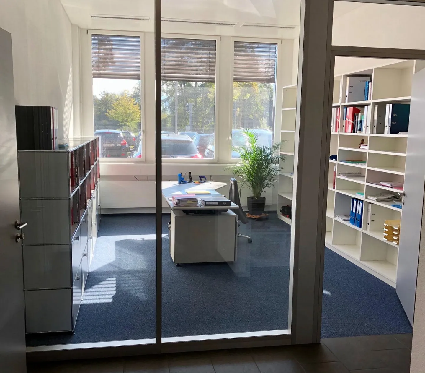 Office space for rent - Photo 2 of 5