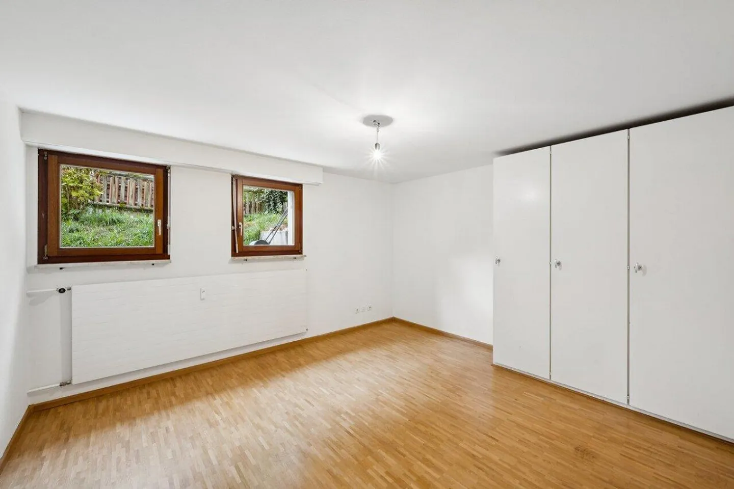 Charmante 3½-Zimmer-Dachwohnung mit Cheminée und Balkon in Arlesheim - Foto 11 di 15