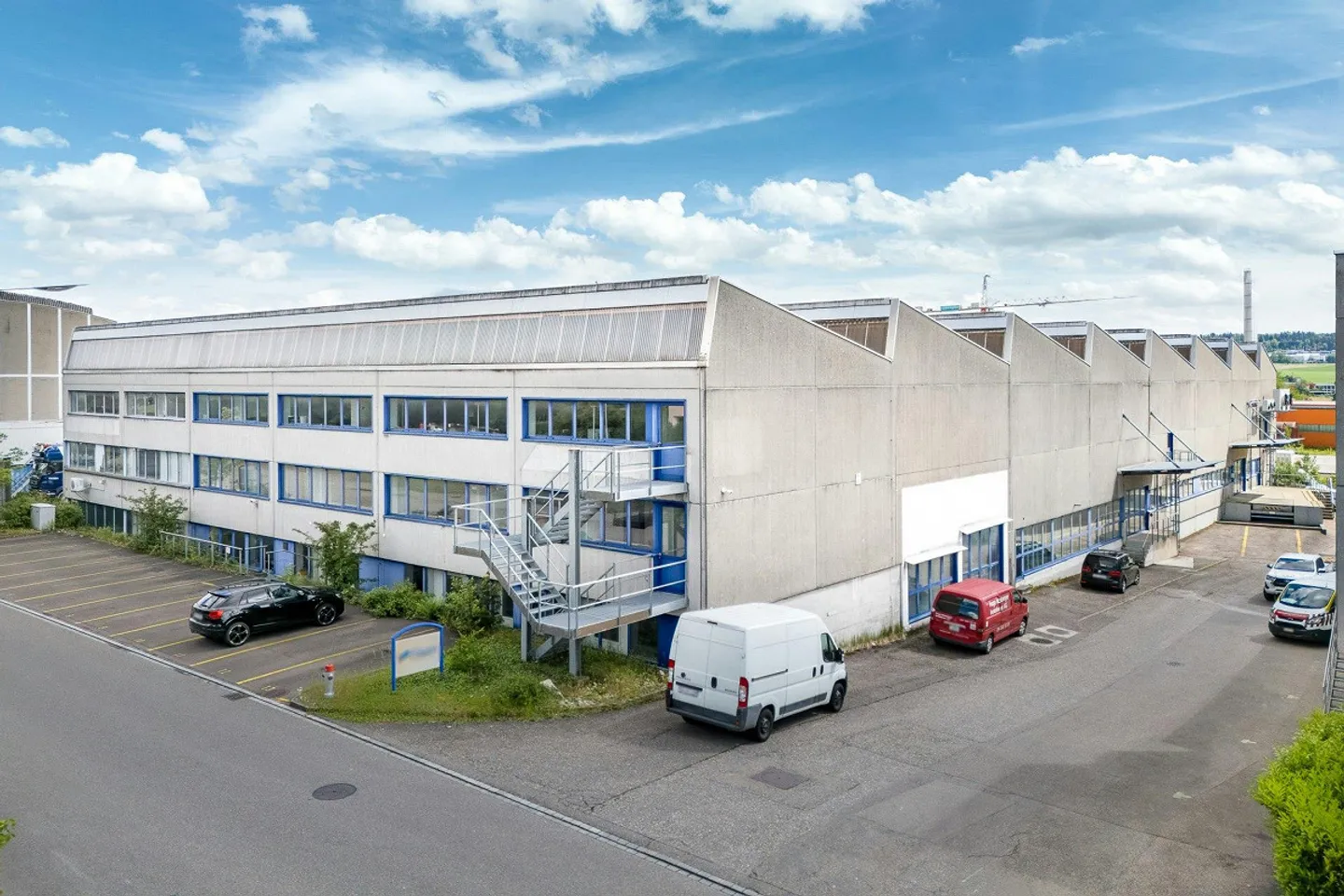 Your production site with high hall, large gates, high floor load - Photo 1 of 9