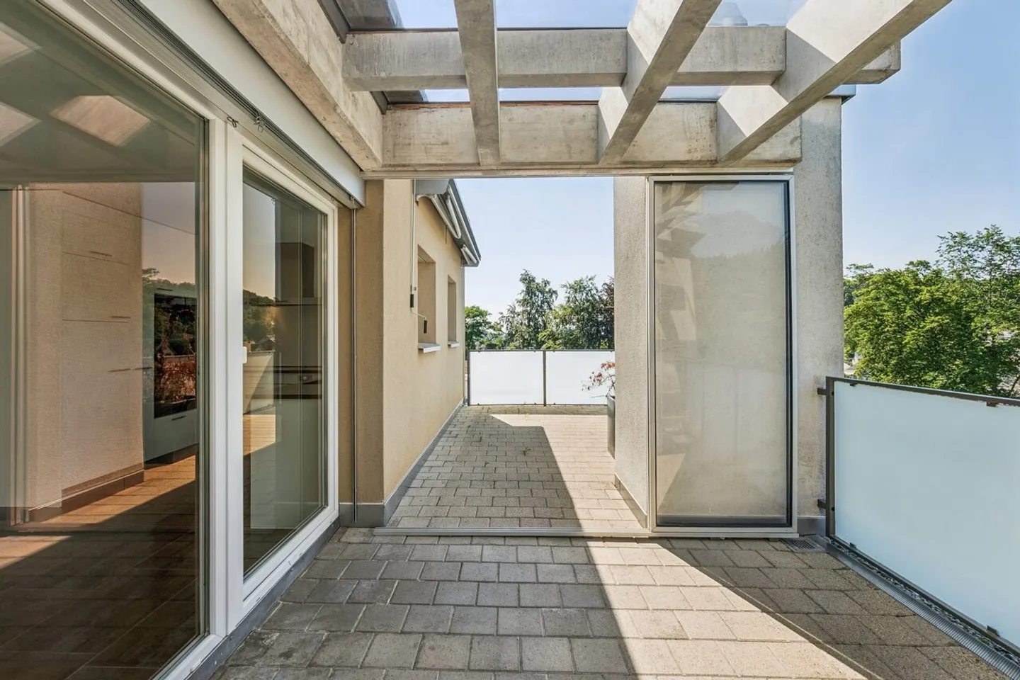 Appartement Attique Stylé en Zone Calme - Photo 6 sur 7