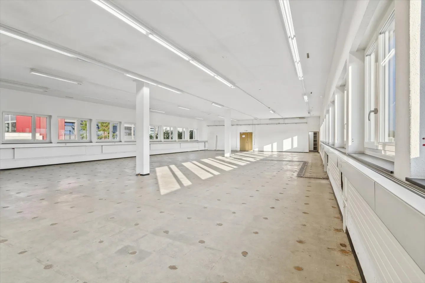 A rough diamond awaits your development - Photo 3 of 7