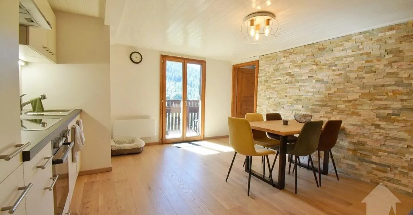 Magnifique appartement de 3.5 pièces complètement rénové en 2024 - Photo 3 of 11