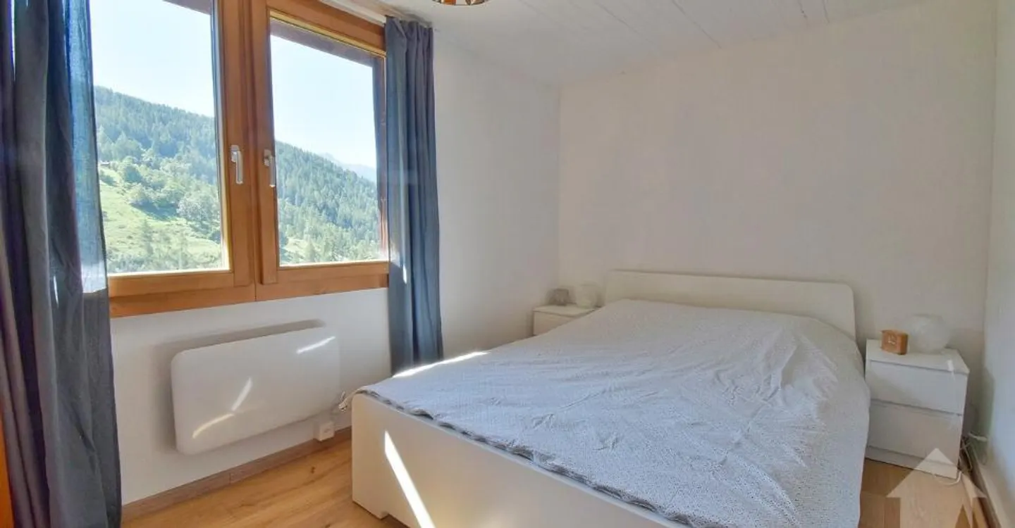 Magnifique appartement de 3.5 pièces complètement rénové en 2024 - Photo 5 of 11