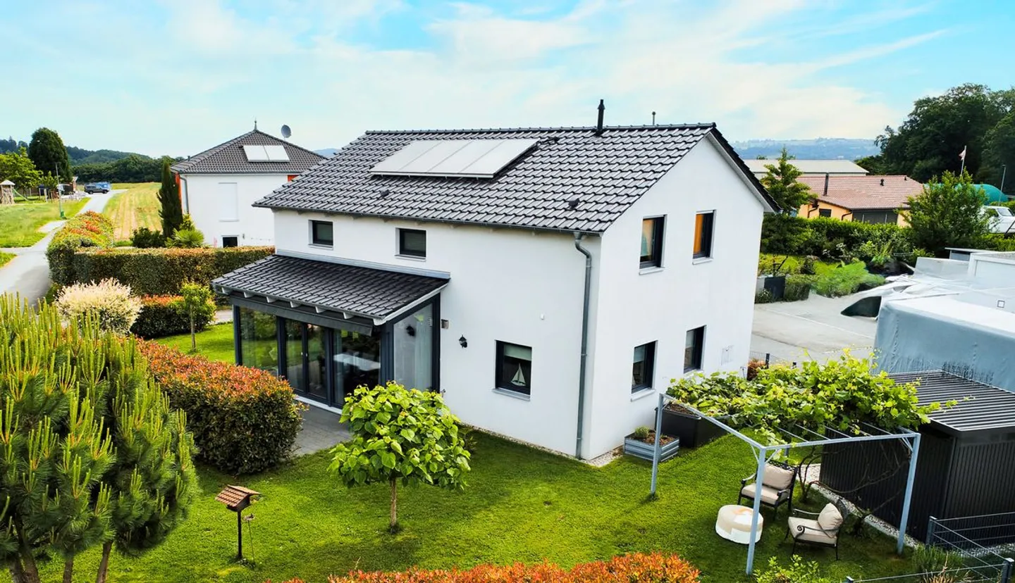 Charmante Villa in Ruhiger Lage - Foto 3 von 13