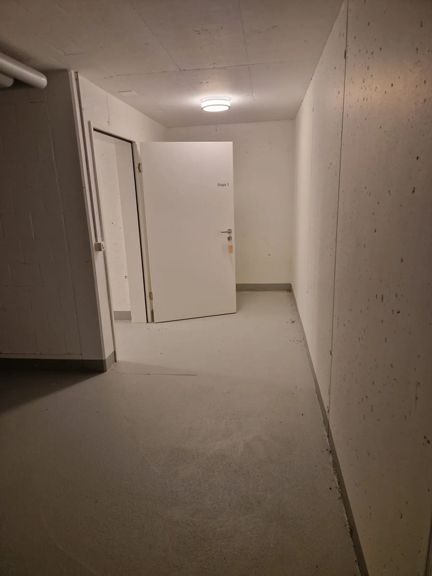 Geräumige Räume in ruhiger Lage - Foto 2 von 6