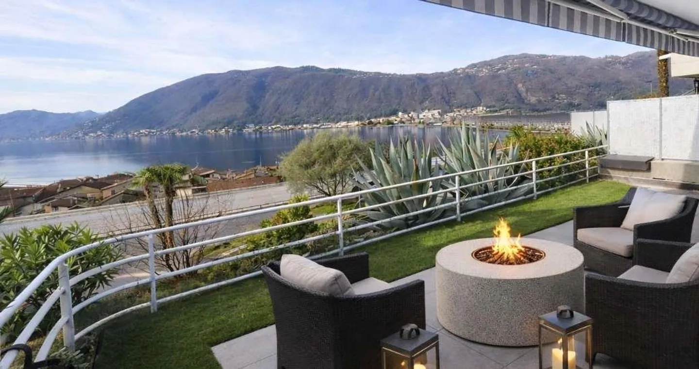 Appartement avec vue sur le lac et terrasse de jardin - Photo 1 sur 12