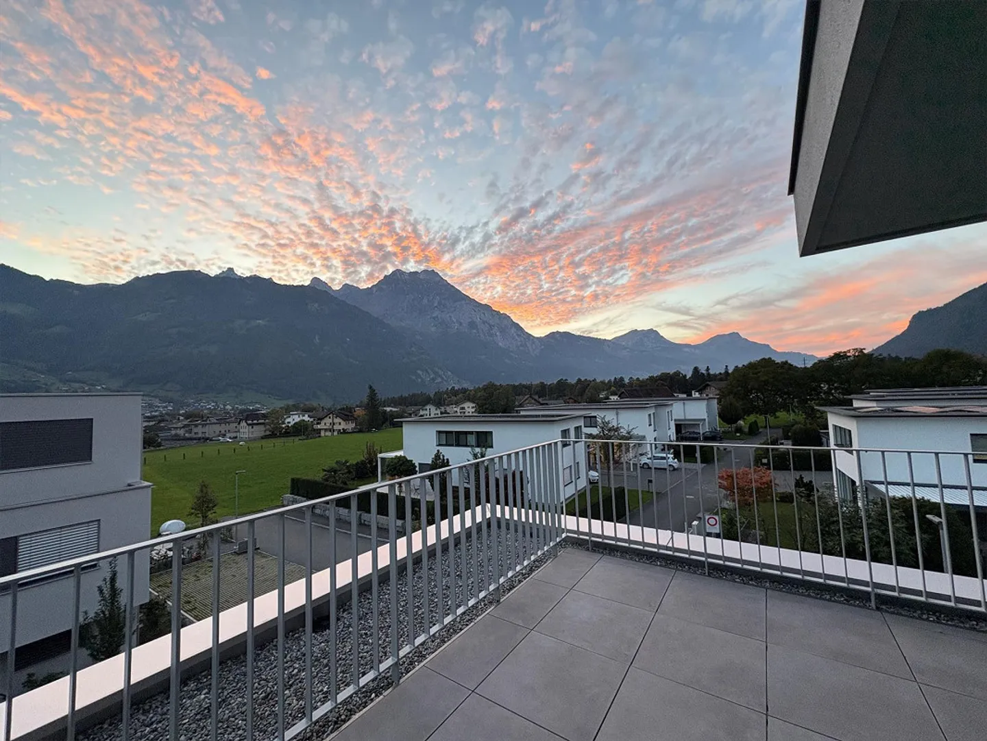 Nouvelle construction - Maison individuelle avec panorama sur les montagnes à Schattdorf - Photo 11 sur 12