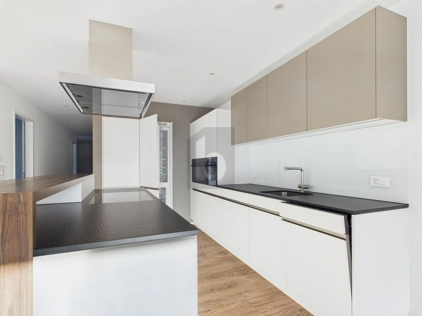 CENTRAL AVEC VUE MONTAGNE UNIQUE - Photo 3 sur 6