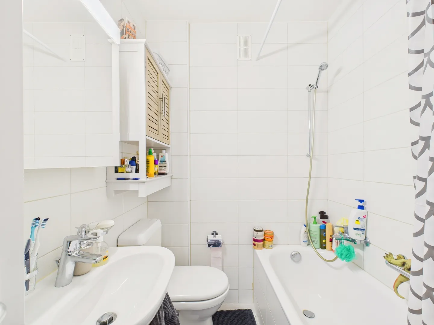 Renovierte 3,5-Zimmer-Wohnung im Herzen von Le Locle - Ruhe, Modernität und Komfort - Foto 7 von 8