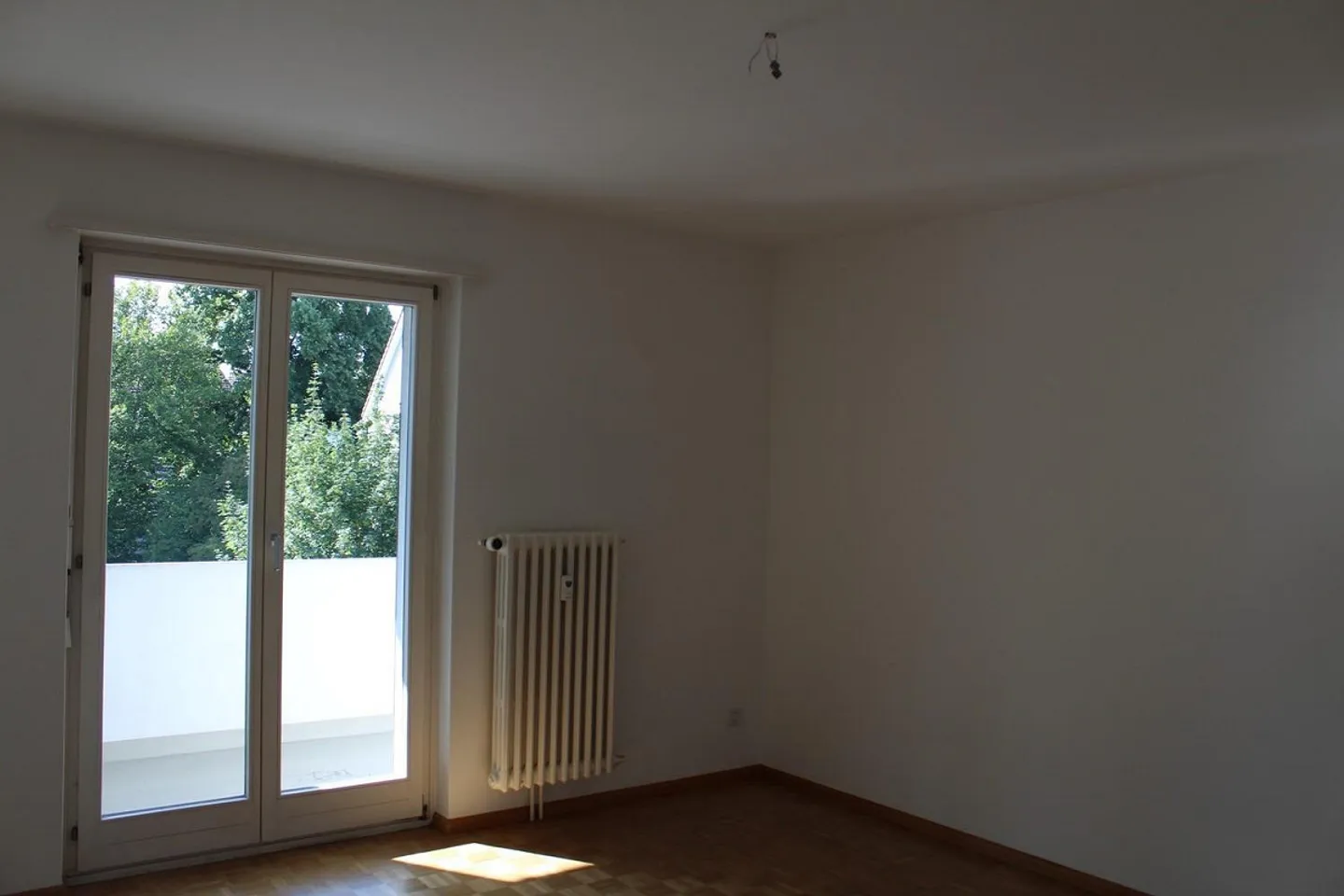 Spielplatz und Begegnungszone inklusive - Foto 3 von 13