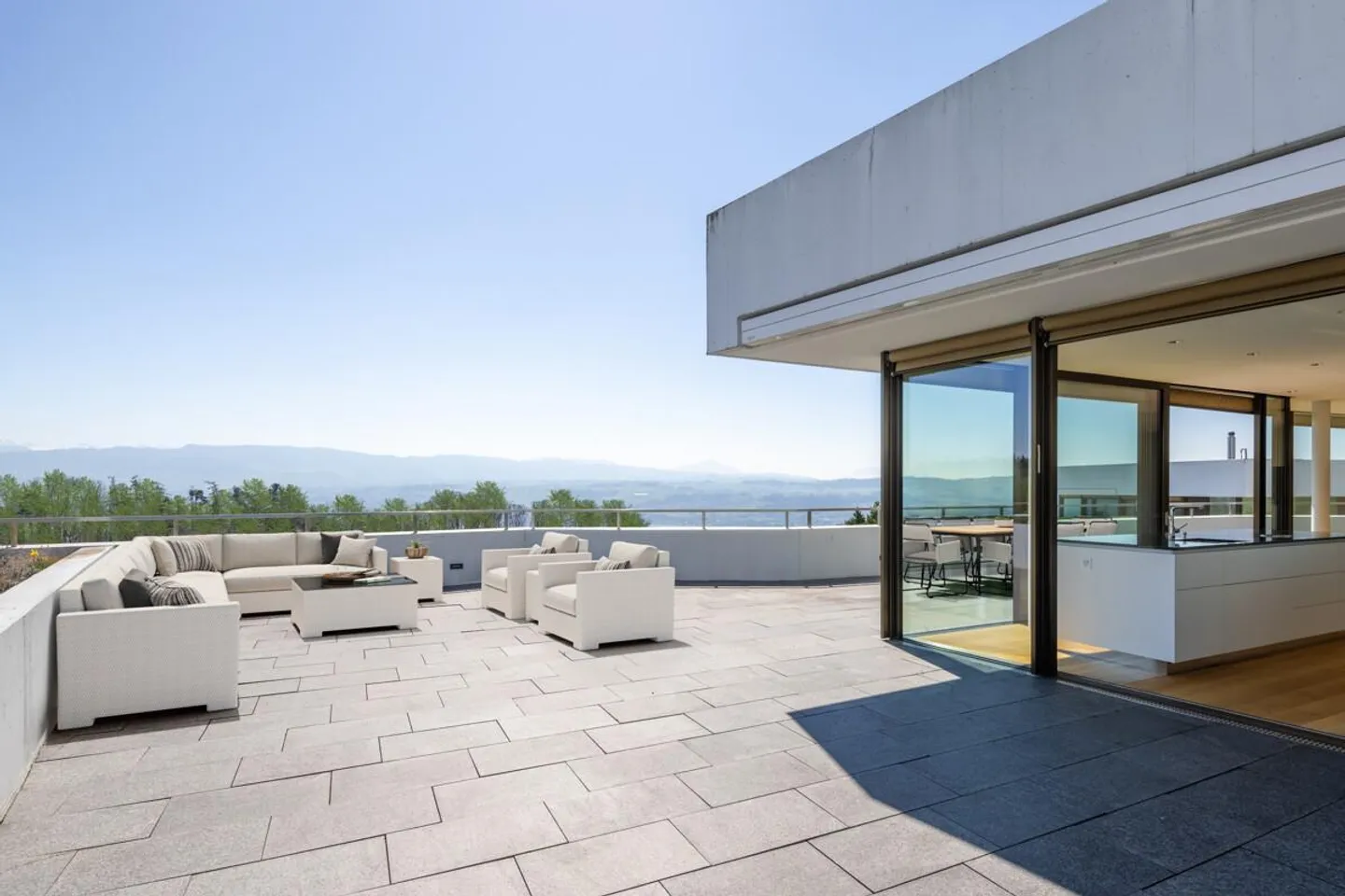 Uetikon am See : appartement en attique moderne avec vue sensationnelle - Photo 2 sur 6