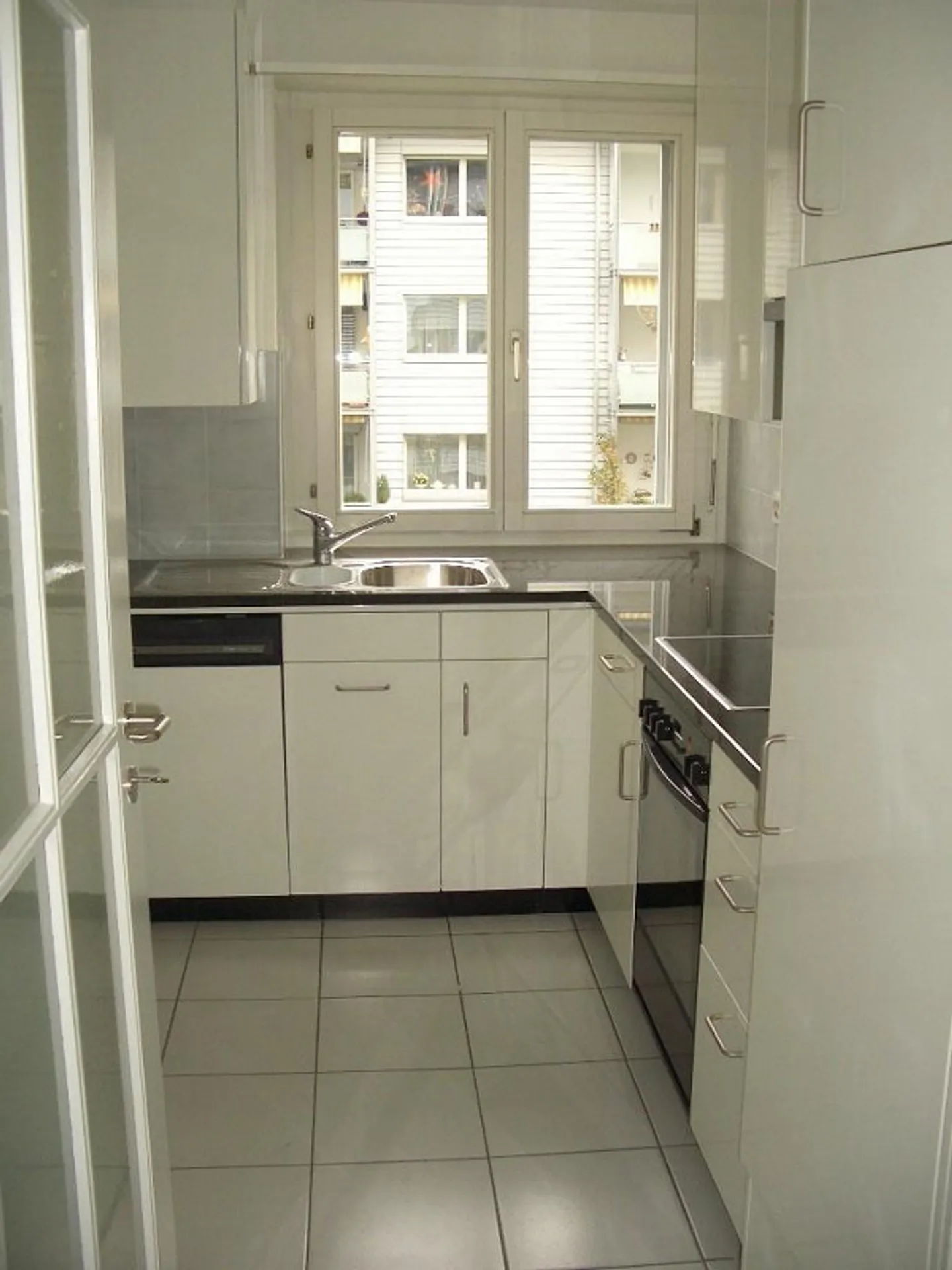 Spielplatz und Begegnungszone inklusive - Foto 7 von 13