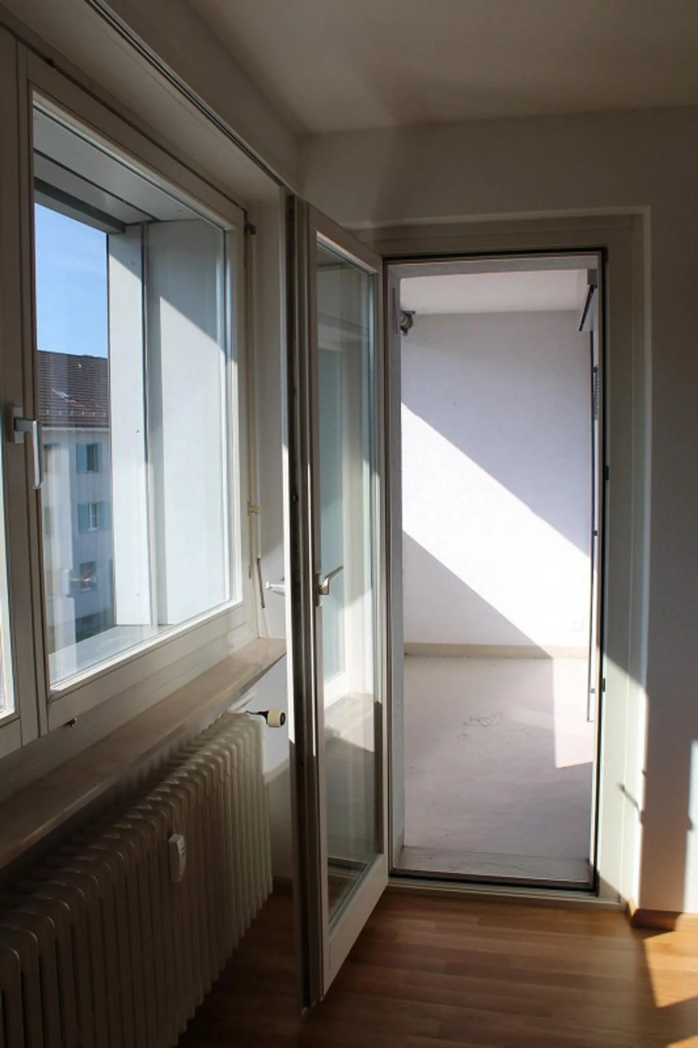 Spielplatz und Begegnungszone inklusive - Foto 4 von 13