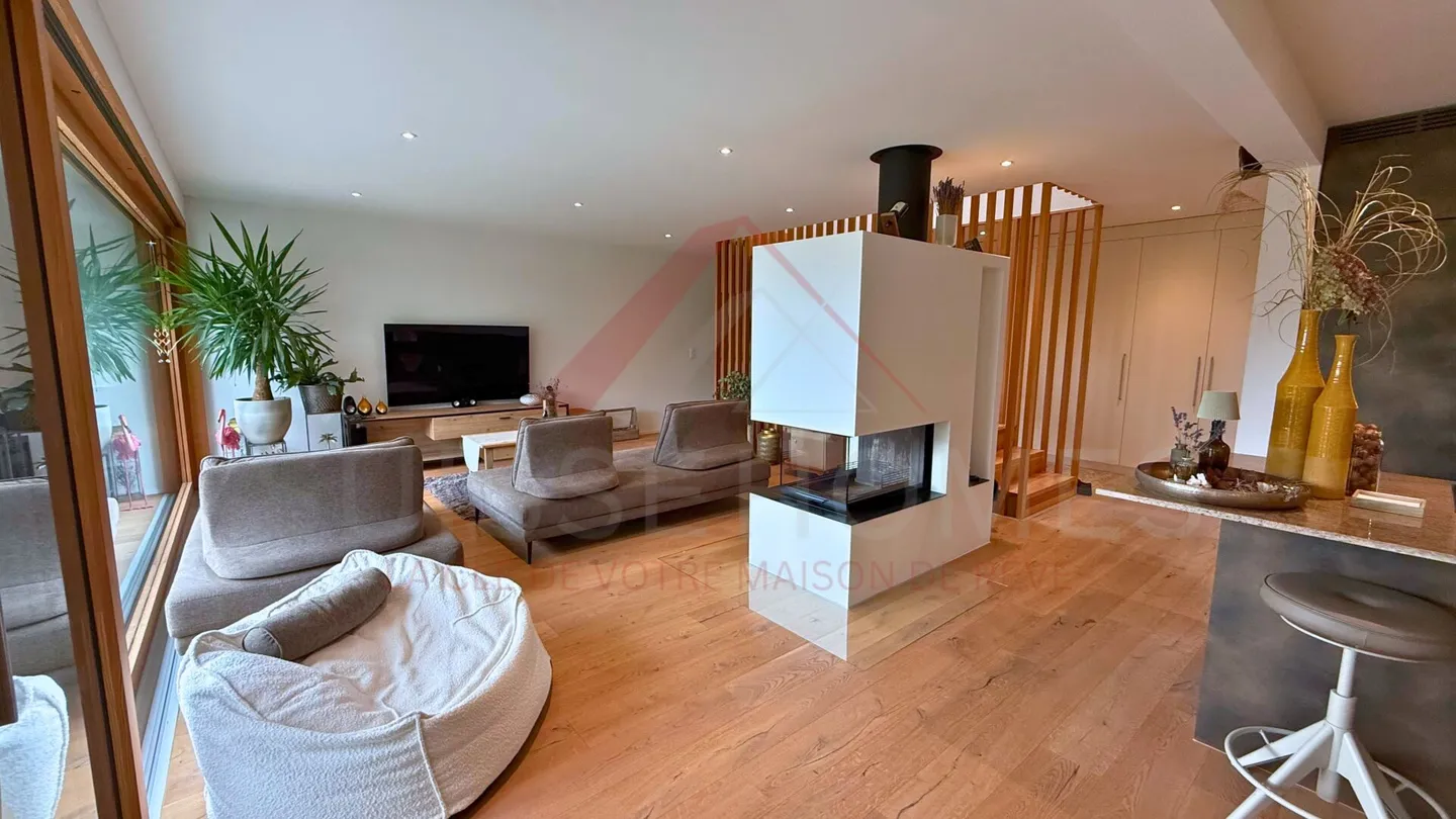 Superbe villa contiguë de 6.5 pièces - design contemporain, confort absolu et si - Photo 3 sur 15