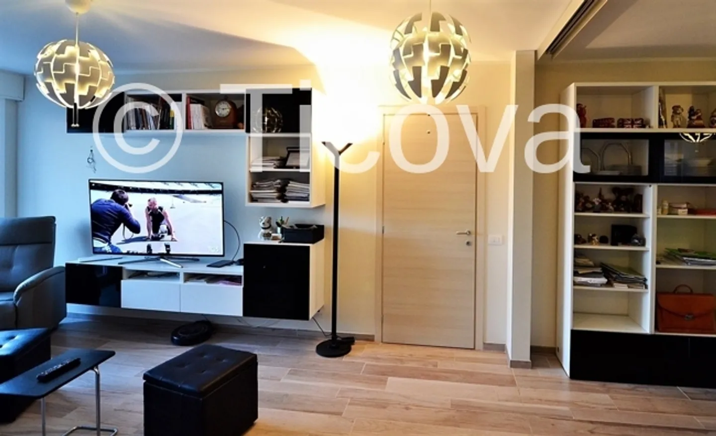 Appartement rénové avec vue sur le lac - Photo 3 sur 10