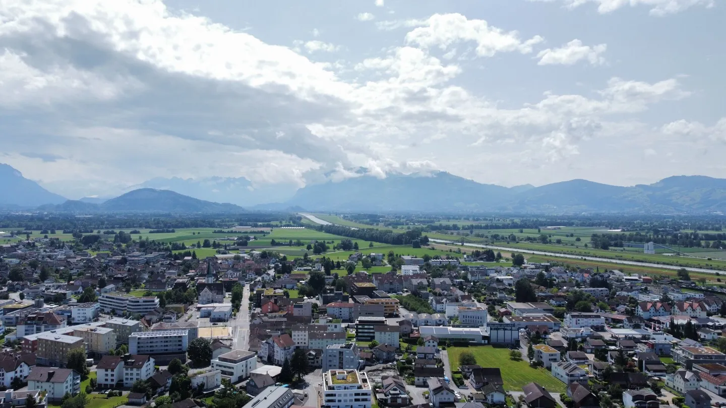 Investissement en construction neuve : Immeuble multifamilial entièrement loué avec 6 unités résidentielles et 1 unité commerciale - Photo 1 sur 2