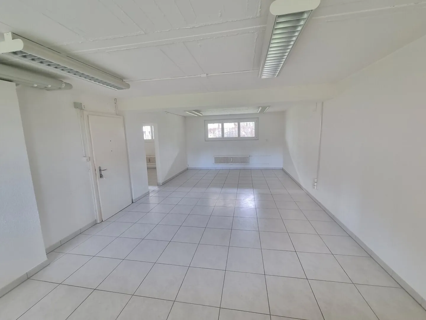 Emplacement parfait pour votre entreprise à Triemli - Photo 1 sur 5