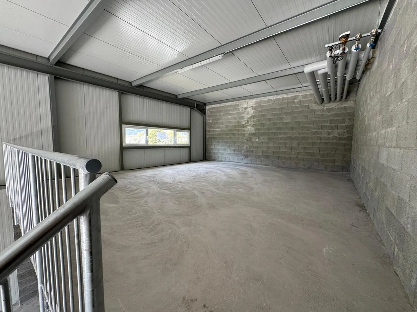 Spazio modulare di 160m² - Flessibilità e accessibilità strategica A9 - Foto 5 di 8