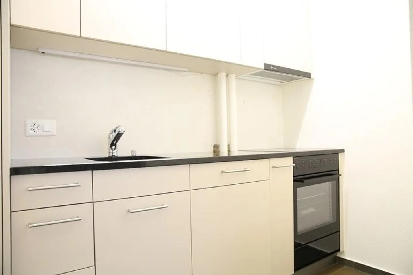 Modern Apartment Near SBB Station - Photo 2 of 4