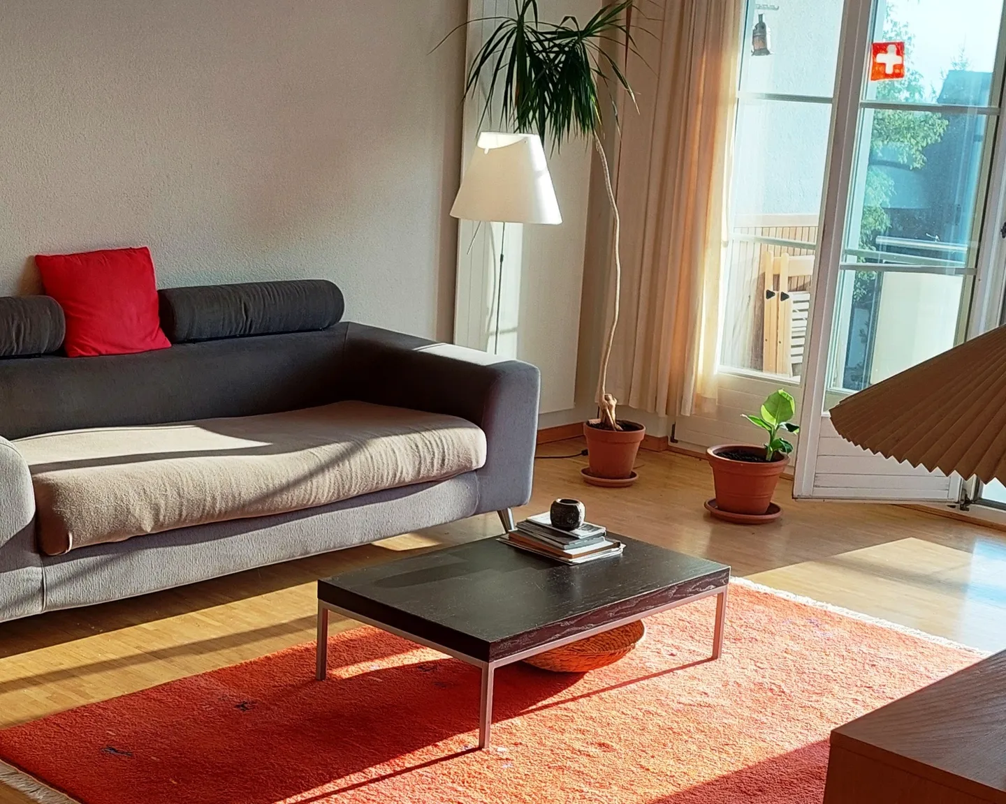 Appartamento moderno con balcone - Foto 1 di 7