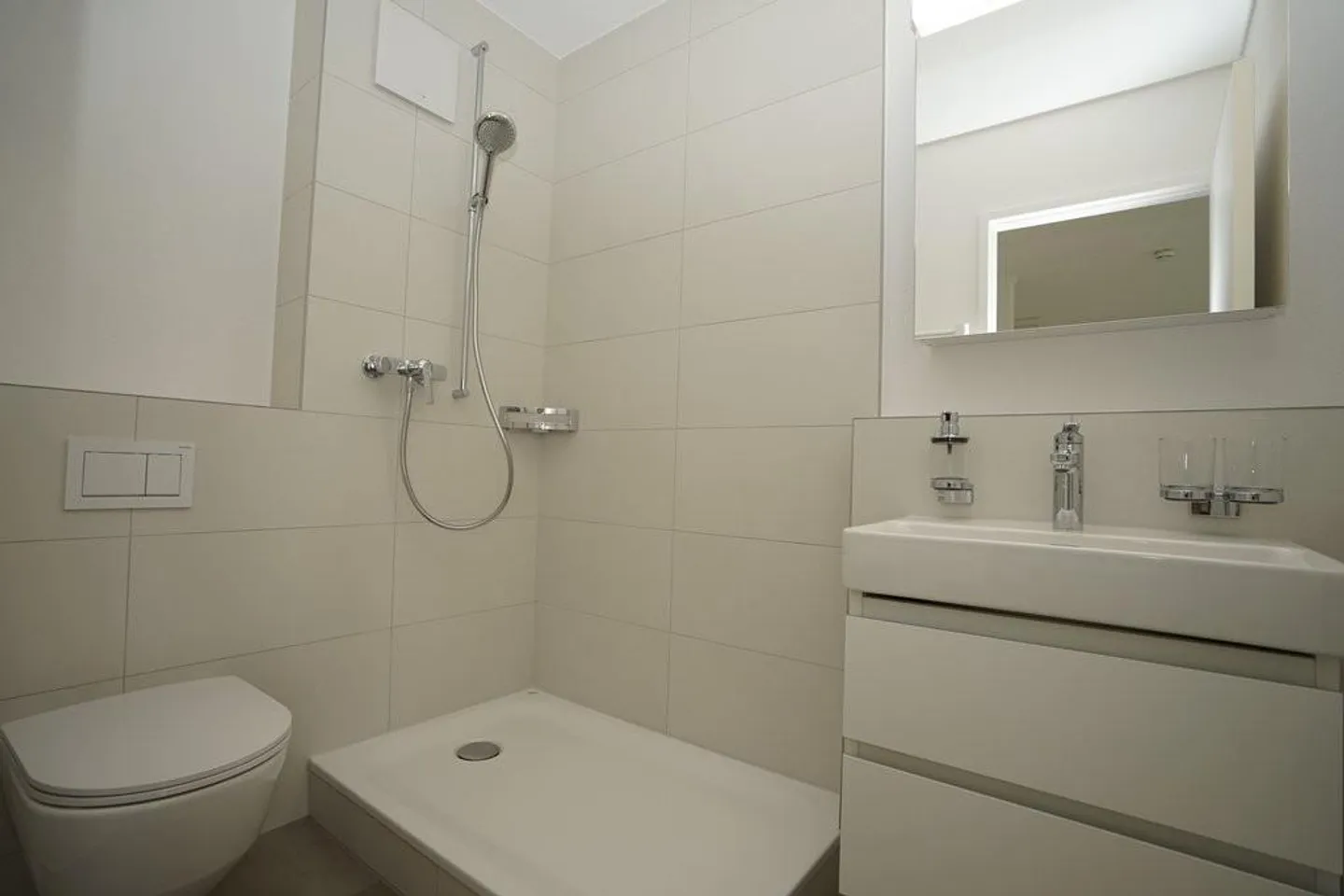 Your new modern home in a central location! - Photo 4 of 4