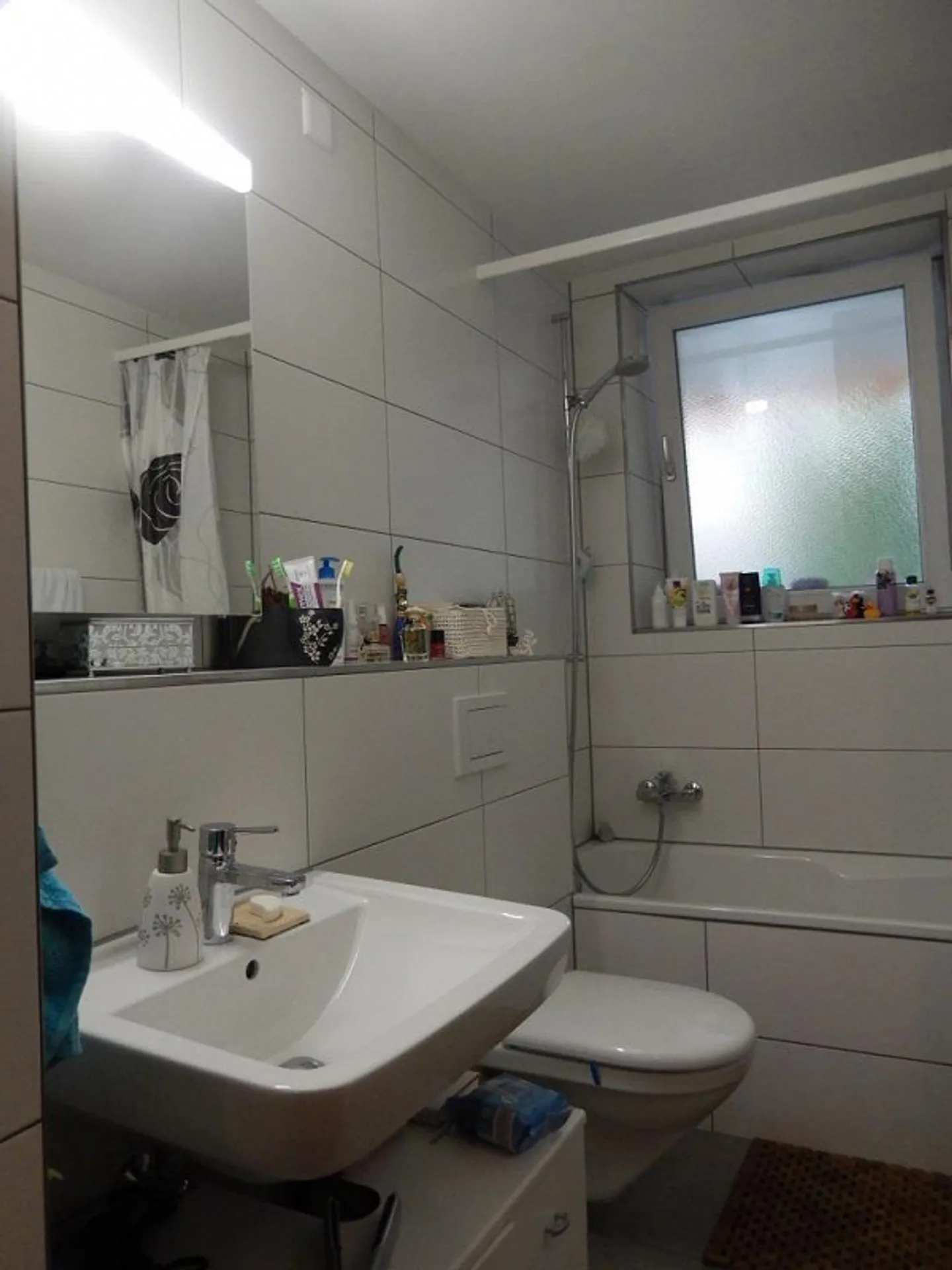 Grosszügige 2-Zimmer-Wohnung mit Balkon - Foto 3 von 6