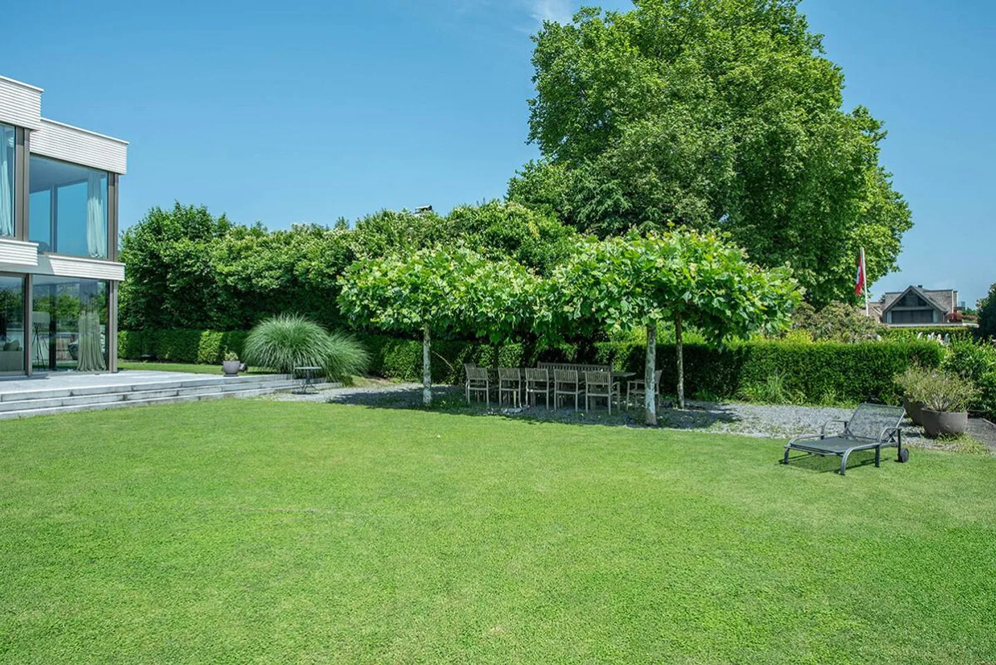 Lusso direttamente sul lago a Stäfa con piscina all'aperto e molo privato per il bagno - Foto 4 di 7