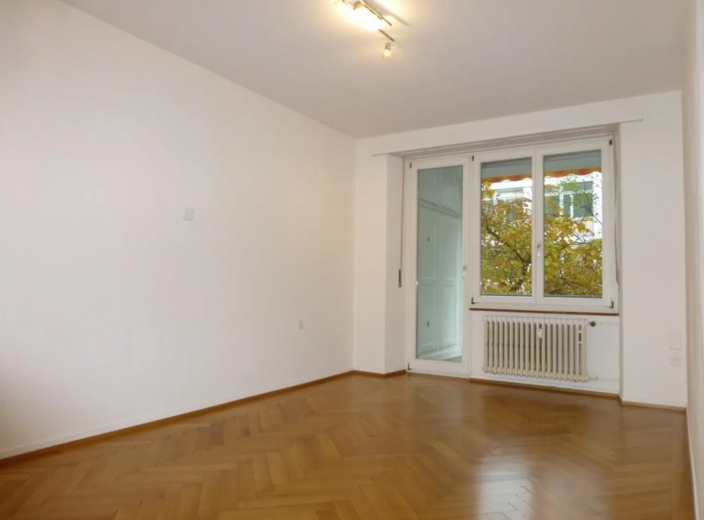 Grosszügige 2-Zimmer-Wohnung mit Balkon - Foto 5 von 6