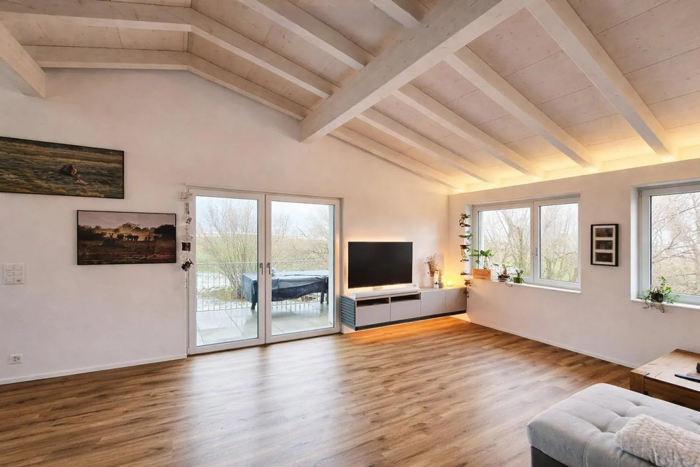 Appartement exclusif de 3,5 pièces à Ermensee avec vue sur la montagne - Photo 3 sur 8