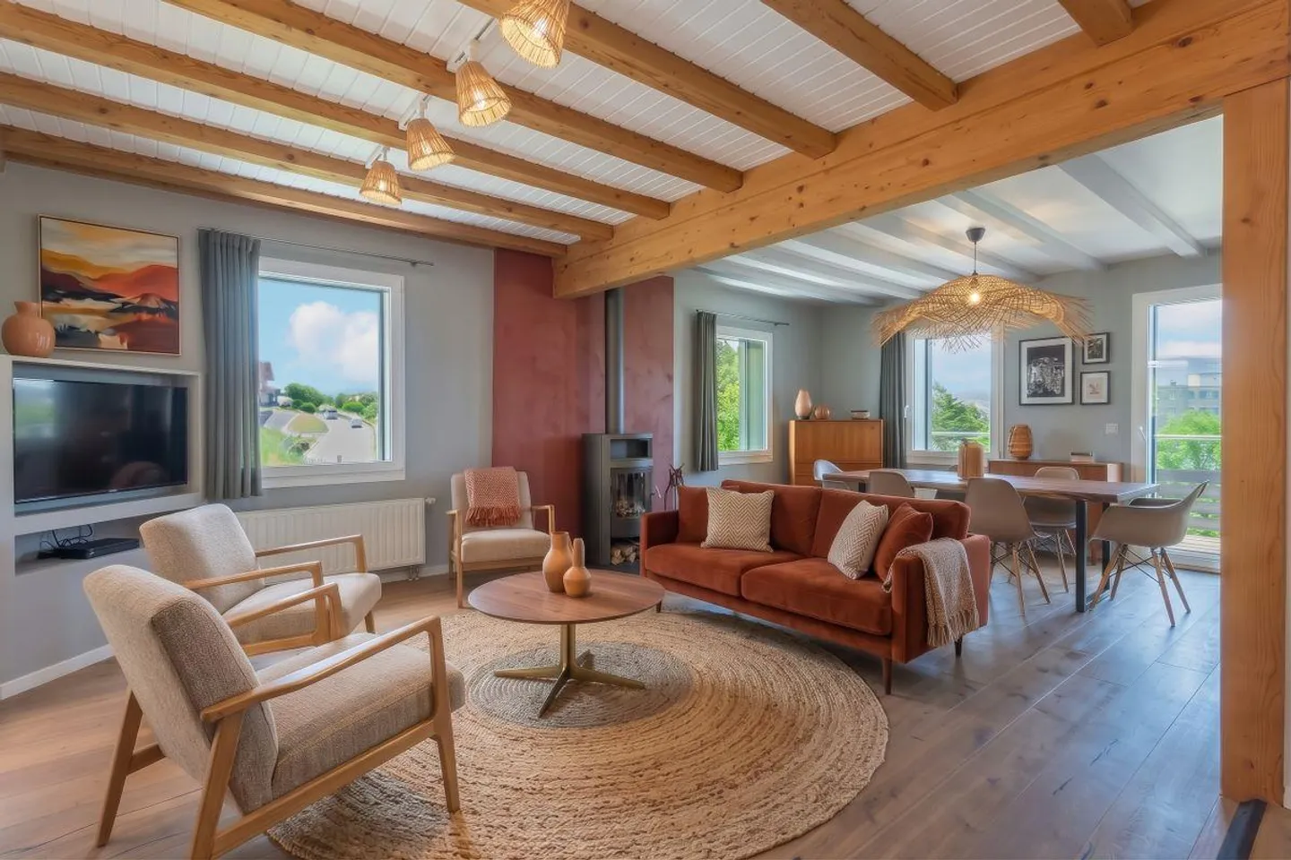 Elegant family property with unobstructed view of the Jura - Photo 2 of 9
