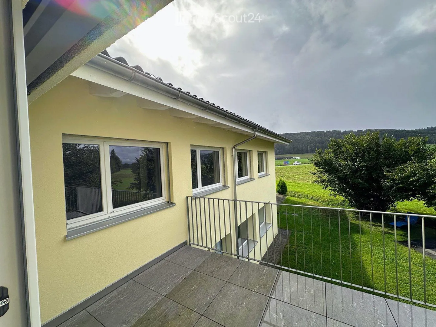 Appartement exclusif de 3,5 pièces à Ermensee avec vue sur la montagne - Photo 6 sur 8