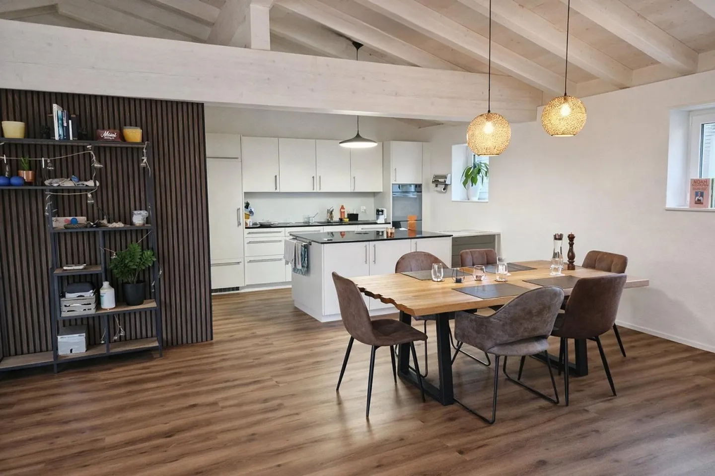 Appartement exclusif de 3,5 pièces à Ermensee avec vue sur la montagne - Photo 1 sur 8