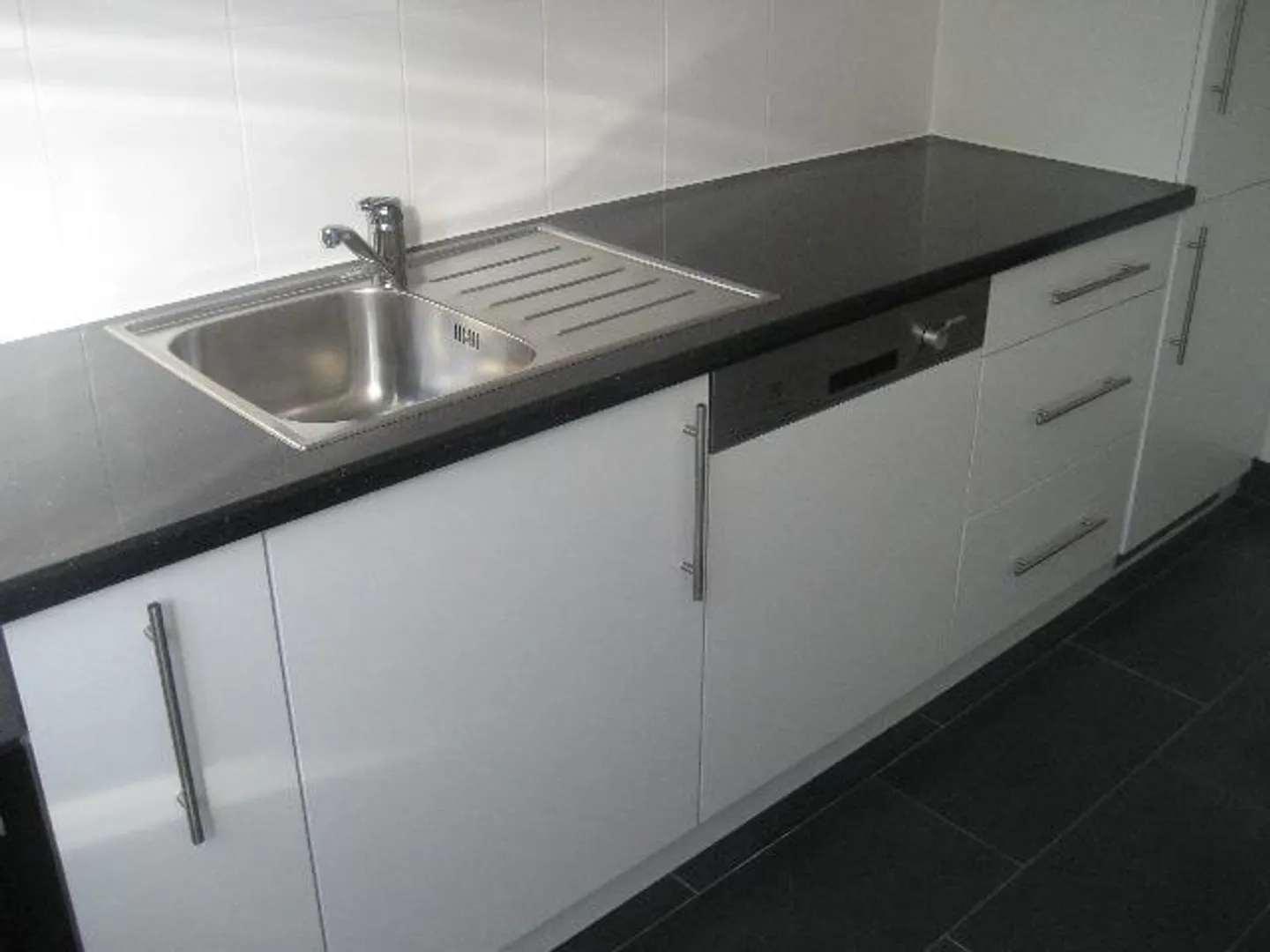 4 Room Apartment - Photo 8 of 16