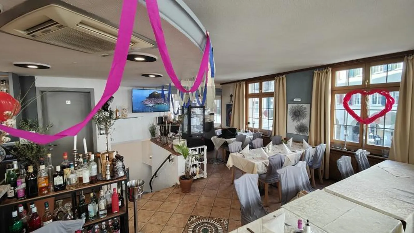 Edificio ad uso misto in affitto - Foto 3 di 5