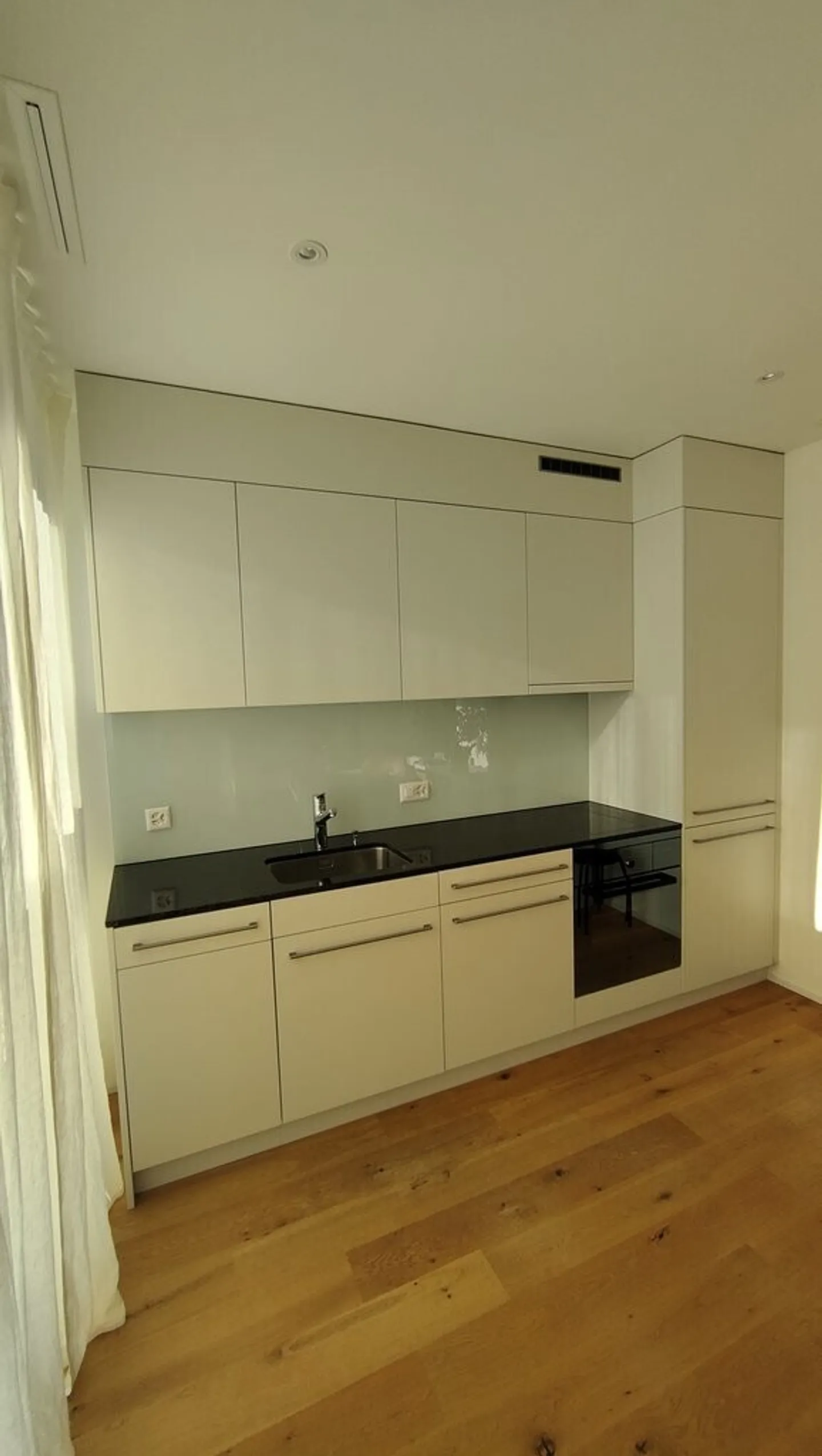 Rent 2.5 room apartment in the heart of Davos Platz! - Photo 2 of 4