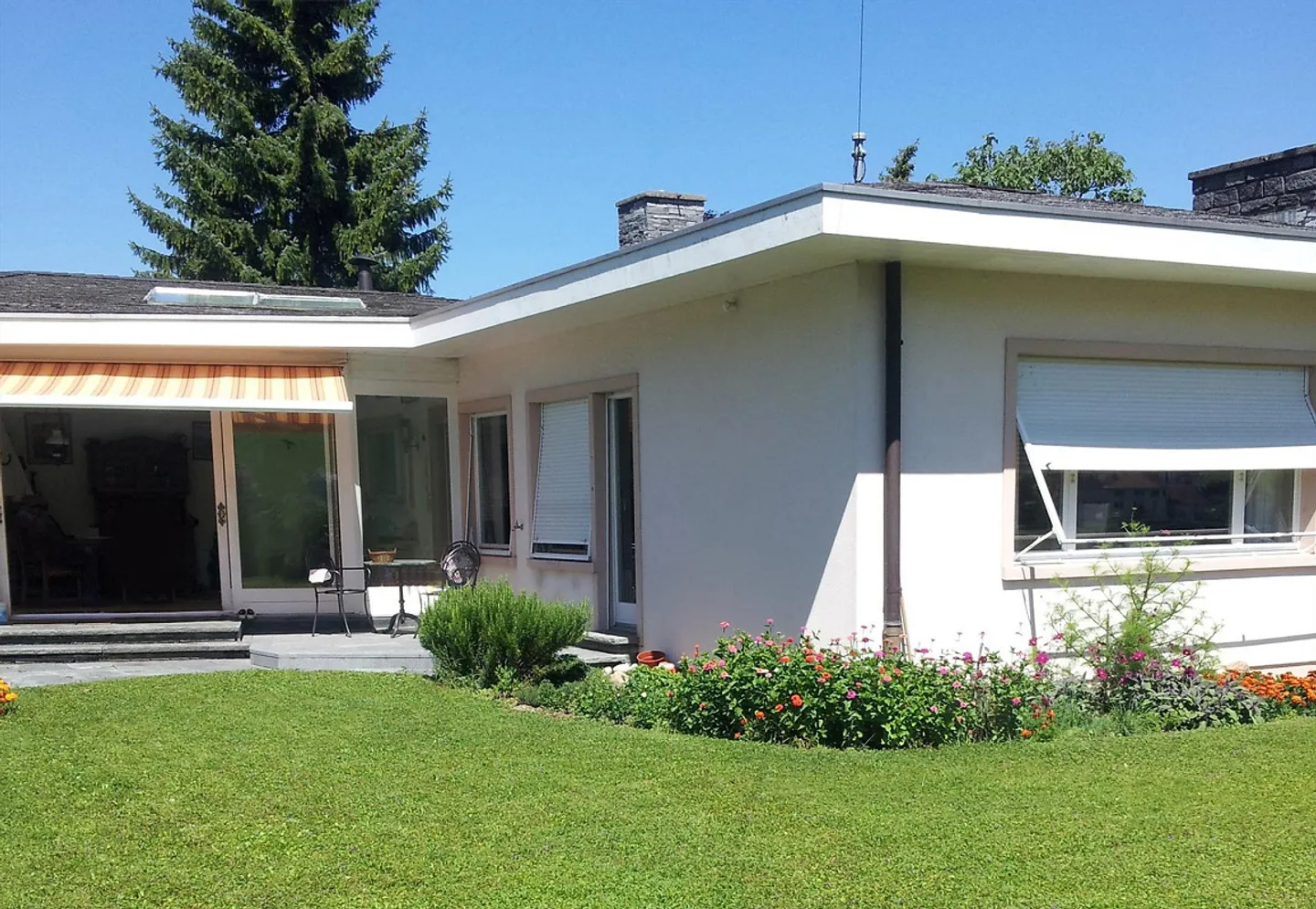Charmante maison de 5½ pièces dans un emplacement absolument privilégié, terrain de 1'726 m² - Photo 3 sur 13