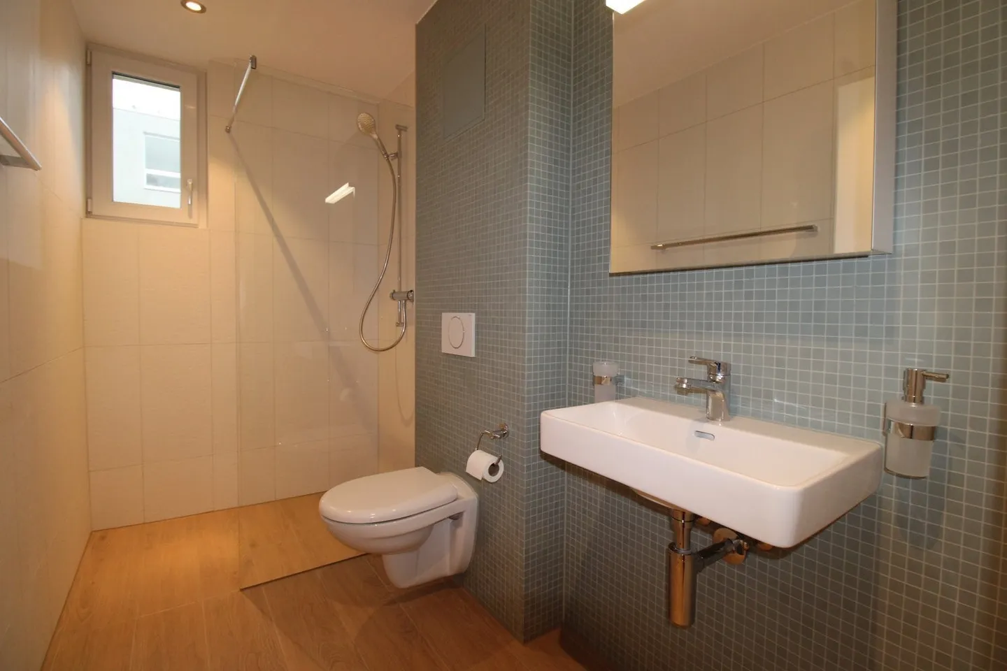 Completely renovated apartment in a central location - Photo 6 of 8