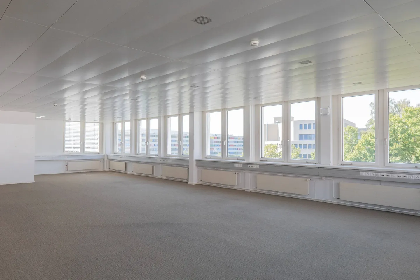 Commercial for rent, Bahnstrasse 24, in Schwerzenbach, Switzerland - Photo 6 of 7