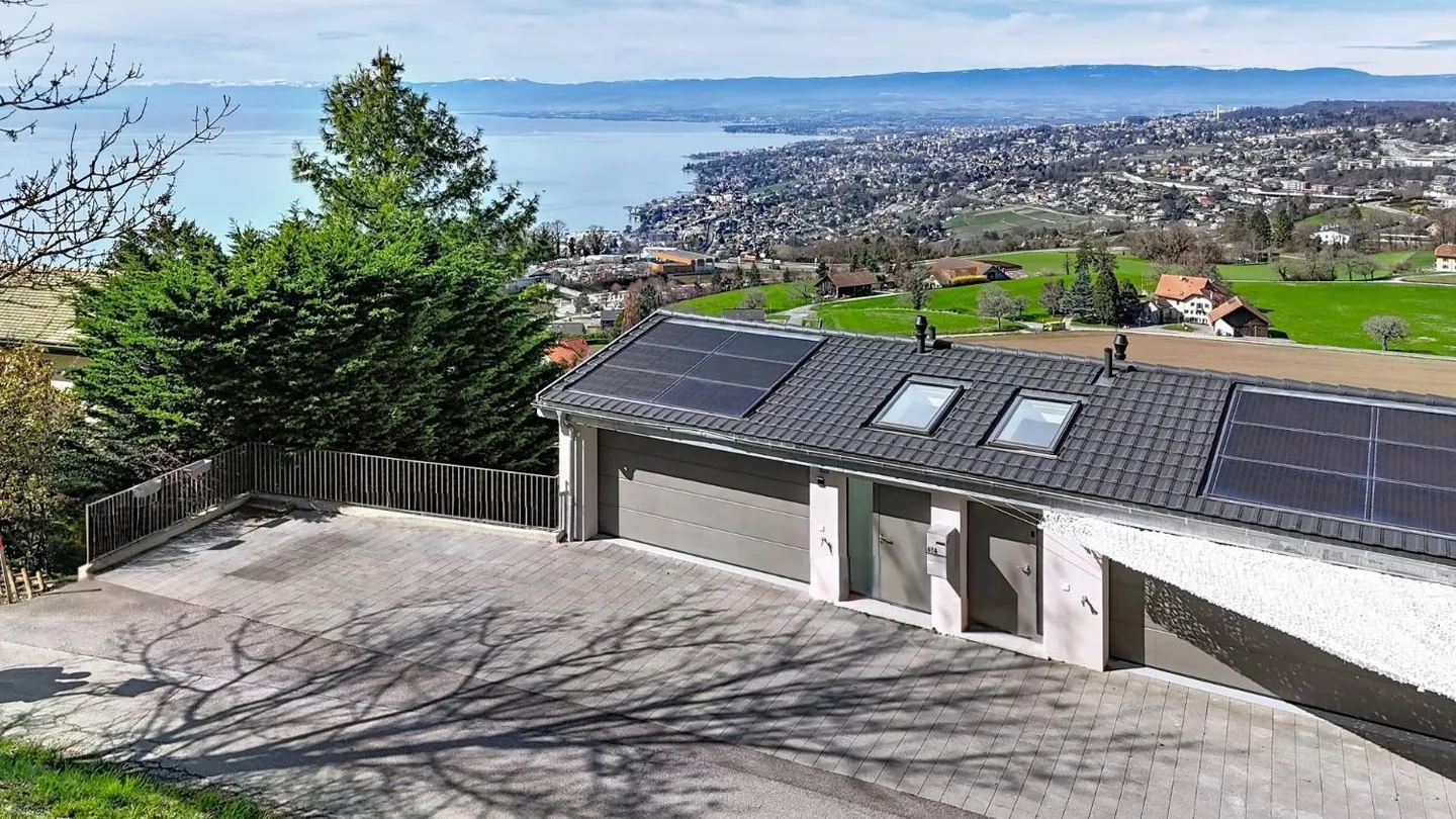 Villa contemporaine avec vue sur le lac - Photo 1 sur 13