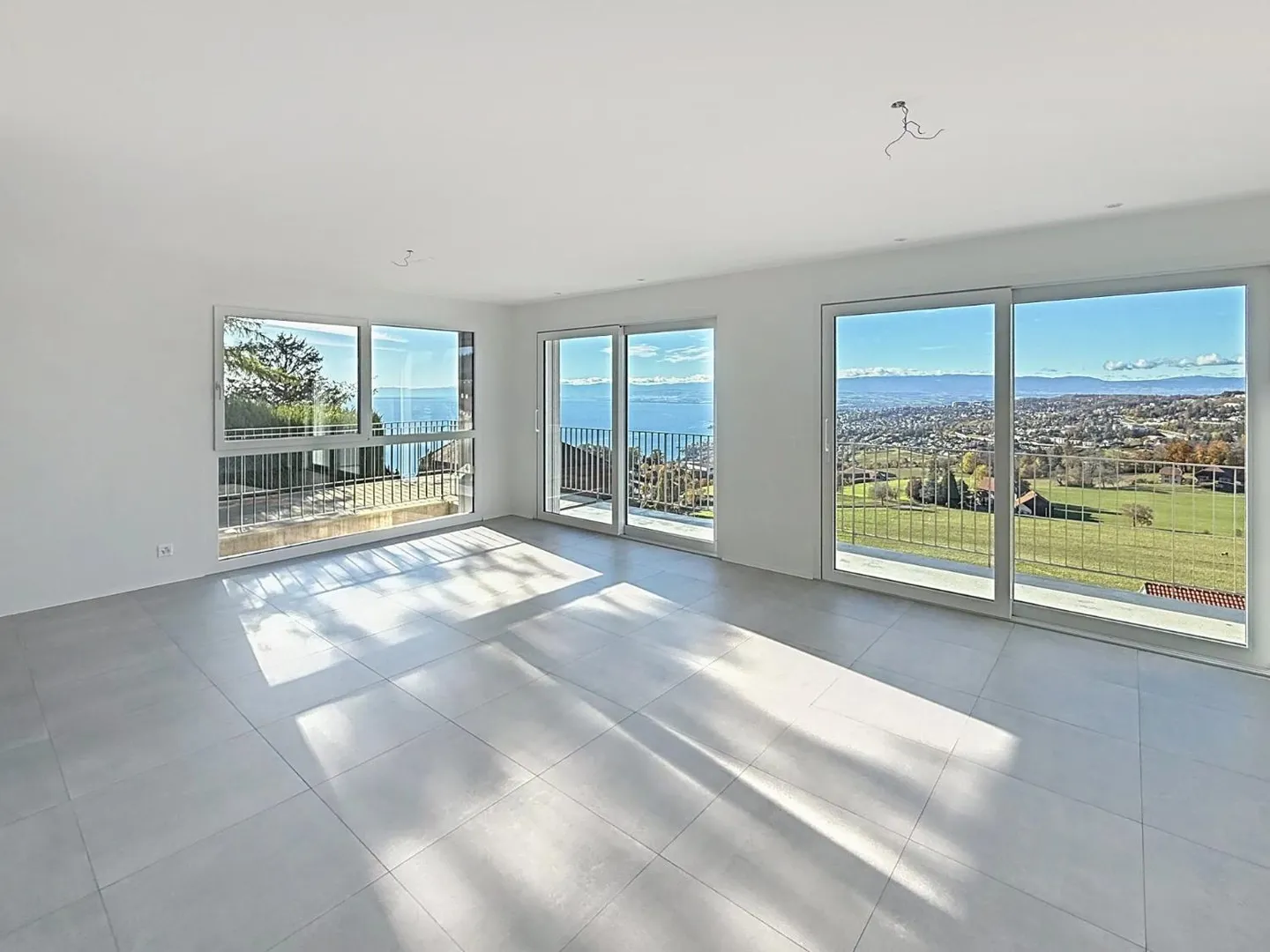 Villa contemporaine avec vue sur le lac - Photo 6 sur 13