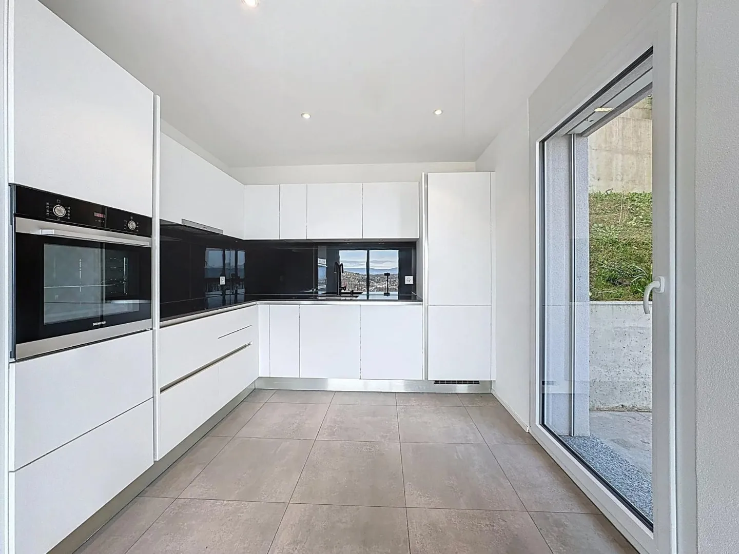 Villa contemporaine avec vue sur le lac - Photo 7 sur 13