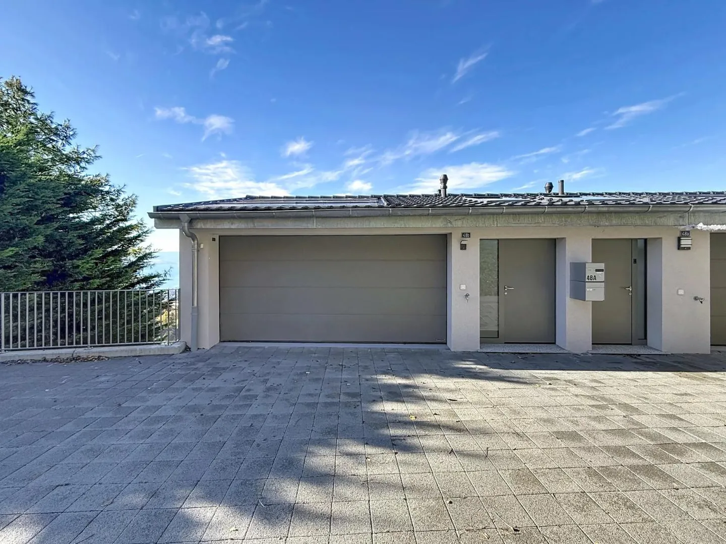 Villa contemporaine avec vue sur le lac - Photo 2 sur 13