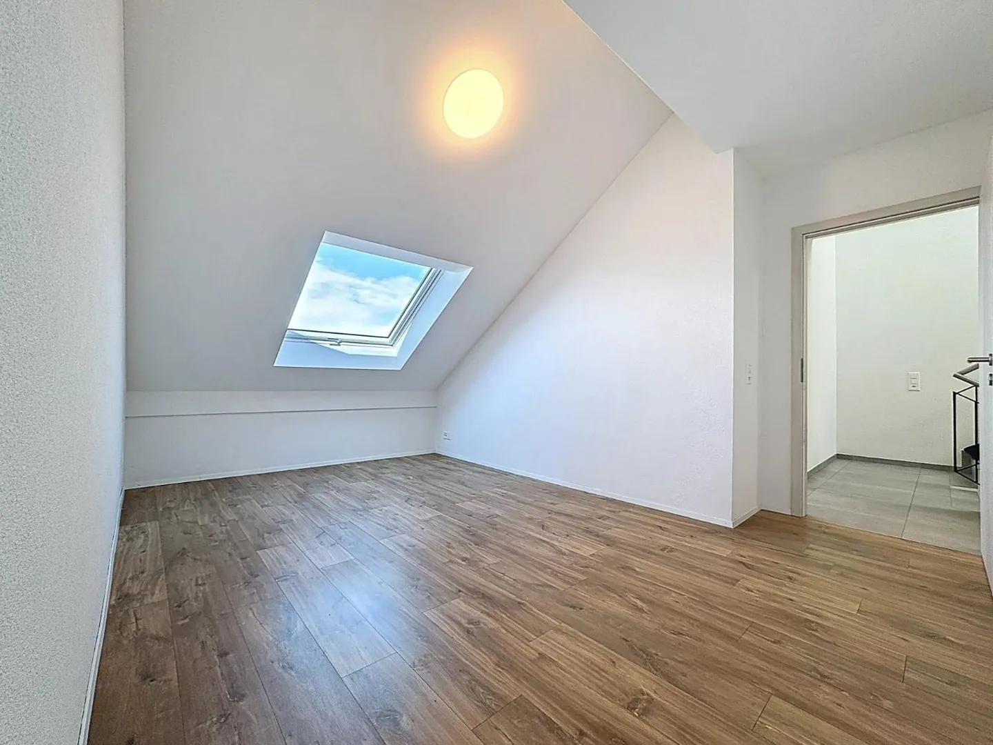 Villa contemporaine avec vue sur le lac - Photo 8 sur 13