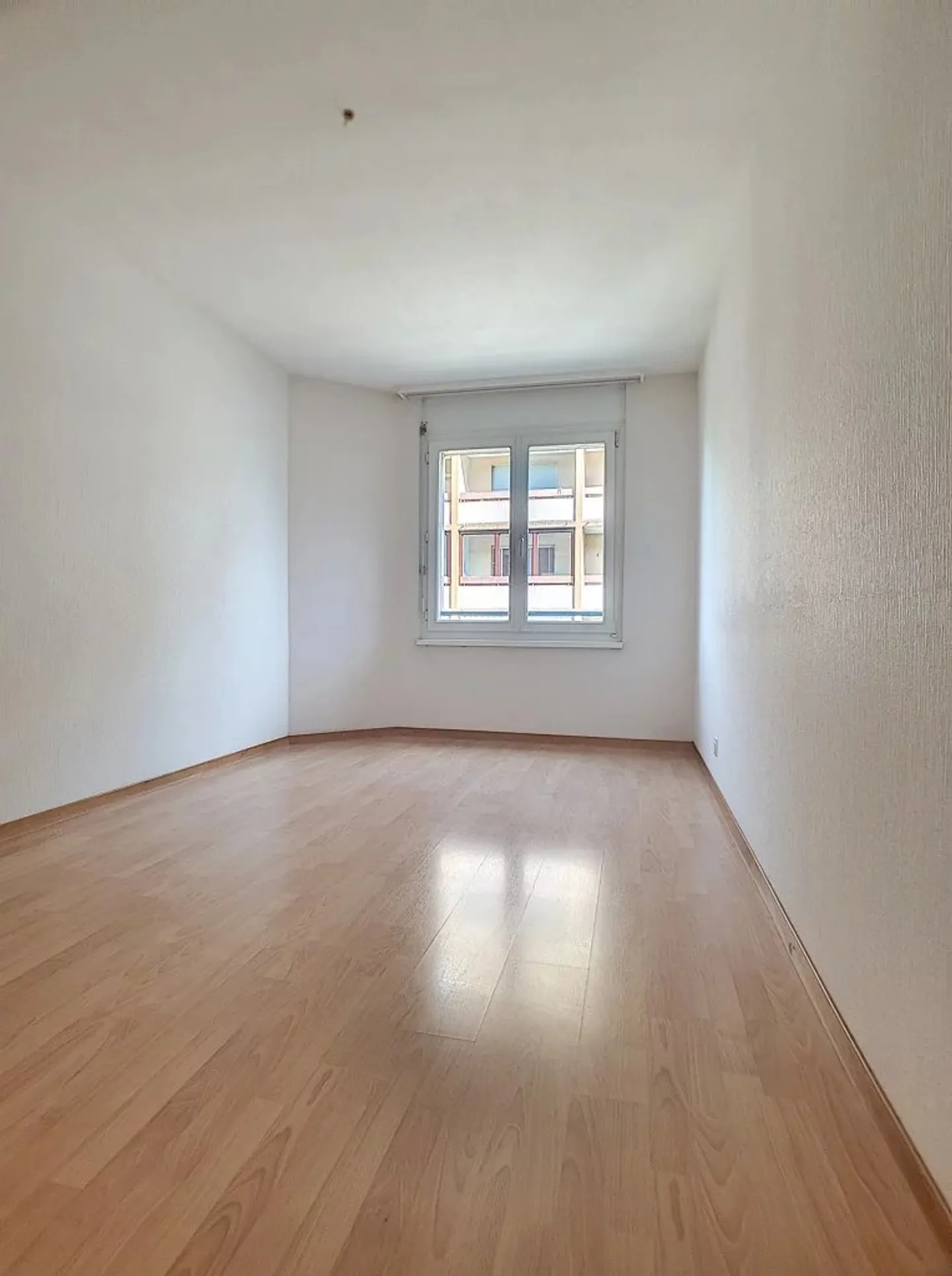 3.5 Room Apartment - Photo 7 of 12