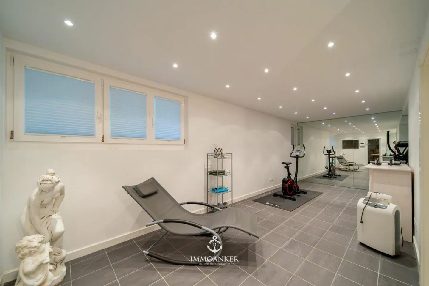 Urban Living Comfort Meets Private Oasis of Well-Being - Photo 12 of 13